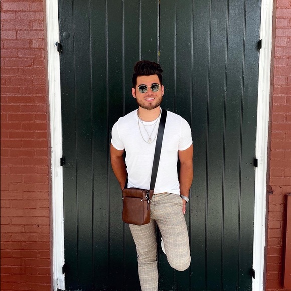 Meet your Posher, Allen - Picture 3 of 4